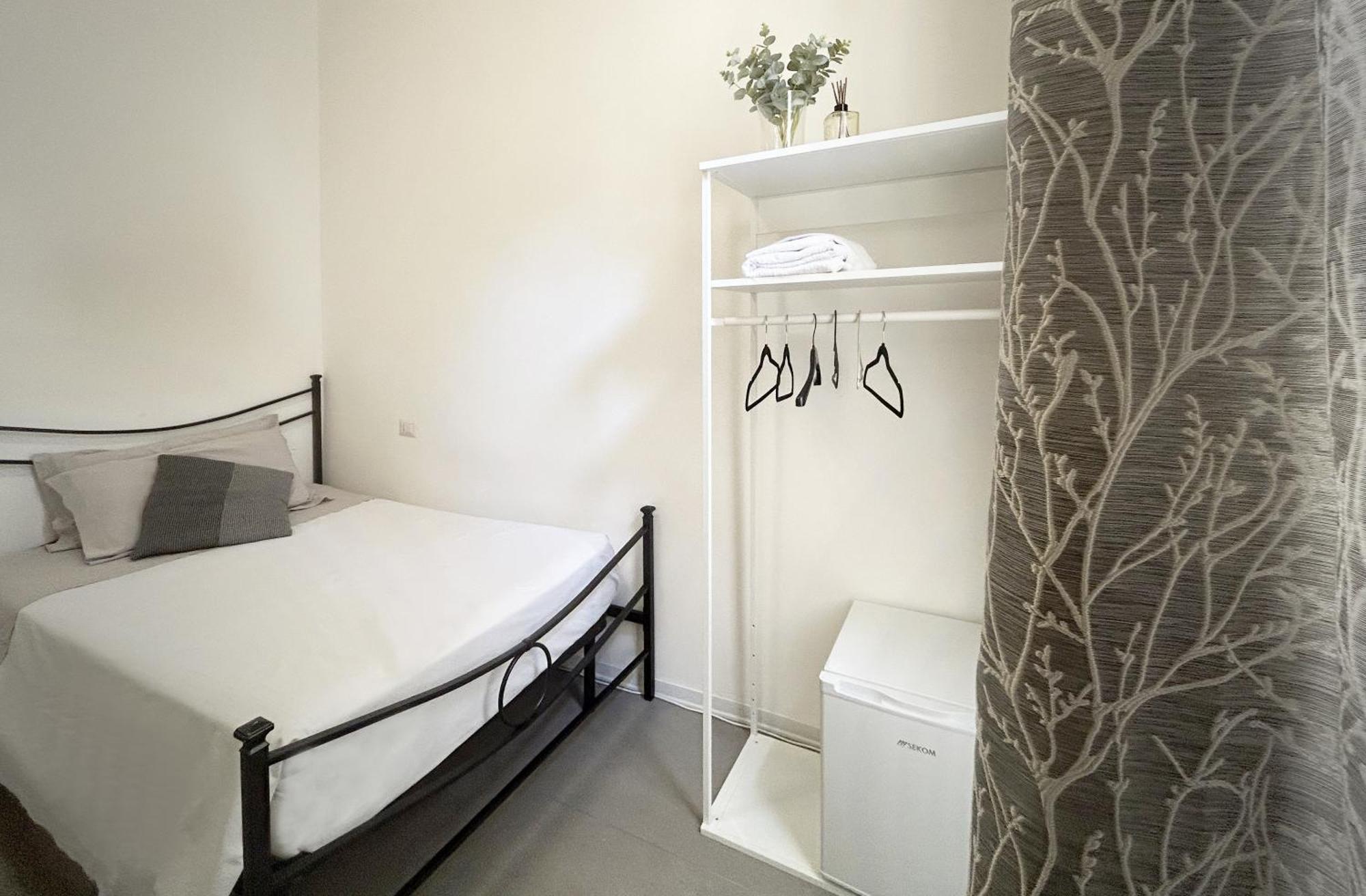 Single Room with Bathroom,1550537728:JPEG