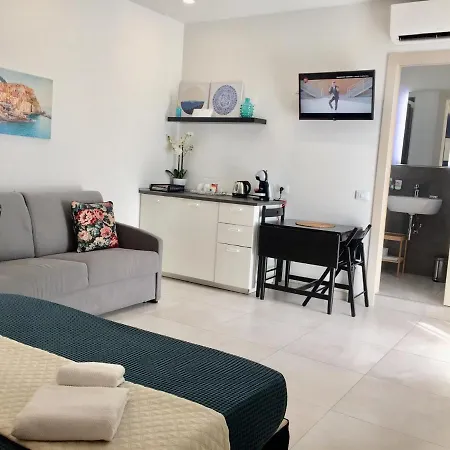 Sunset Rooms-2